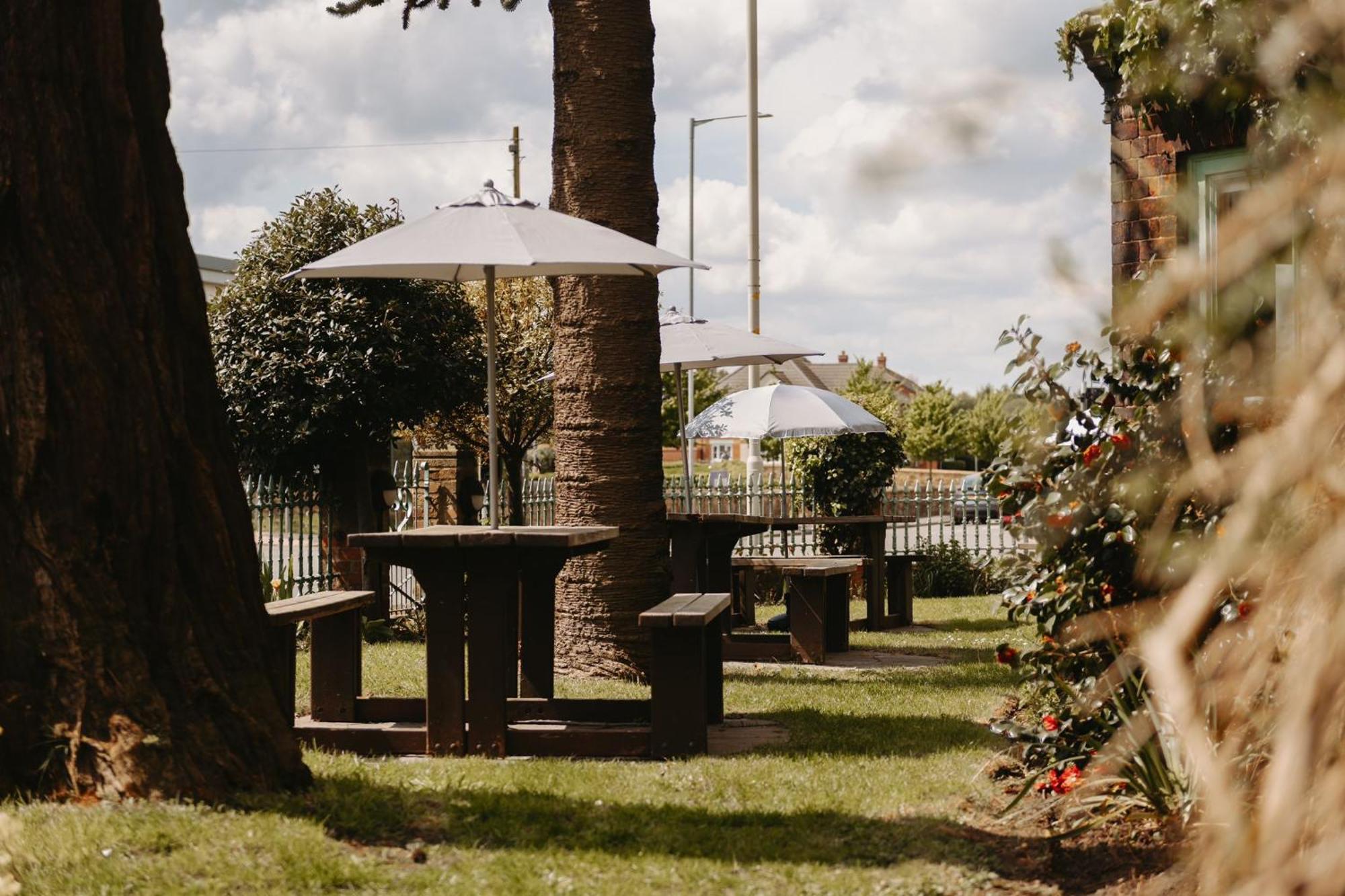 Old Orleton Inn Wellington  Bagian luar foto