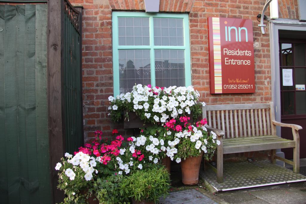 Old Orleton Inn Wellington  Bagian luar foto