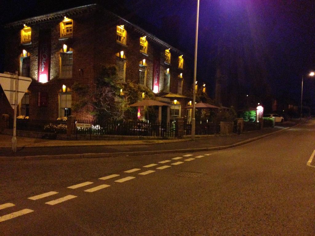 Old Orleton Inn Wellington  Bagian luar foto
